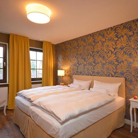 Hotel Am Kirchplatz Sachsenheim Dış mekan fotoğraf