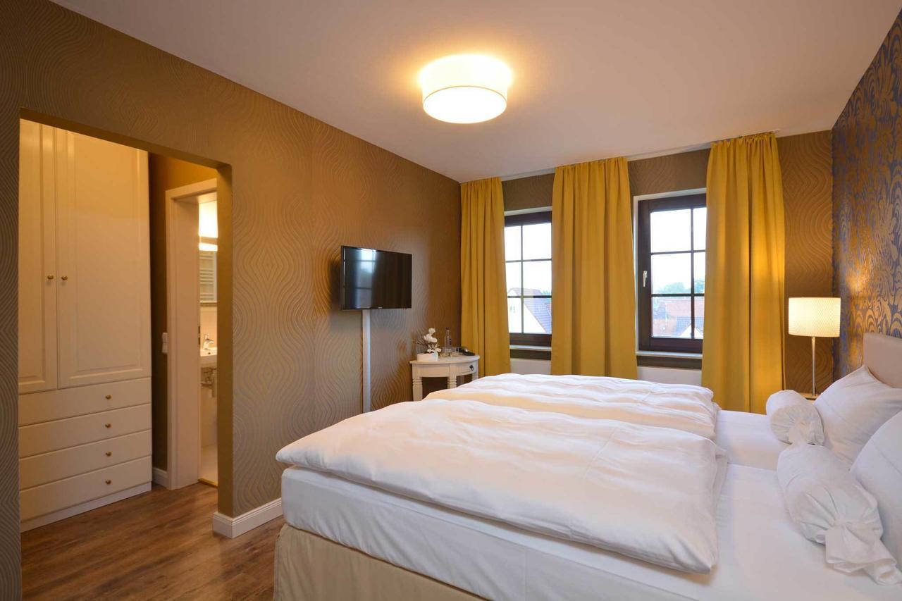 Hotel Am Kirchplatz Sachsenheim Dış mekan fotoğraf